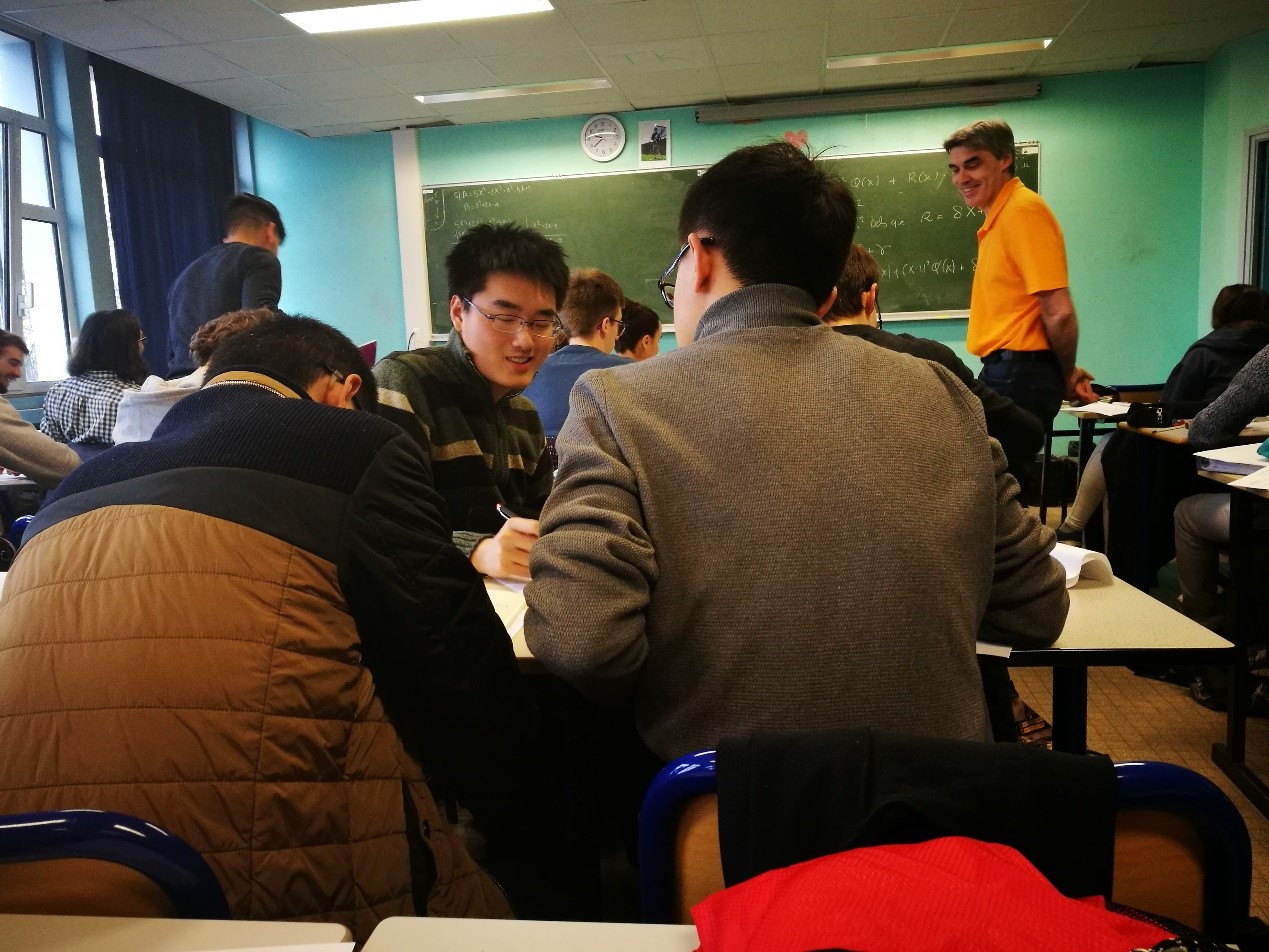 图 10 节奏明快而活跃的法国课堂
